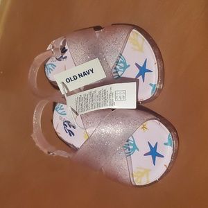 🍉 Old navy sandals